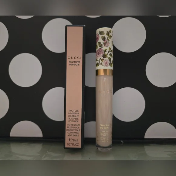 ✨️Gucci Concealer✨️ - Picture 1 of 4